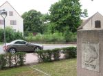 11 Rosťův miláček SLK s bohatým proletářem Karlem Marxem. Ten zemřel o tři roky dřív, než byl patentován první automobil světa