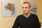 Martin Přibík představuje svou vizi laviček do parku hotelu Imperial
