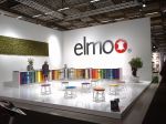 Firma Elmo hýřila barvami