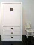 07 Skříň na prádlo, dřevo, mosaz, Josef Hoffmann, Wiener Werkstätte