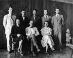 The Architects Collaborative, cca 1951, zleva doprava: Jean Bodman Fletcher, Walter Gropius, Sarah Pillsbury Harkness, horní řada: Benjamin Thompson, Norman C. Fletcher, Robert McMillan, Louis A. McMillen, John C. Harkness