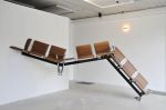 David Možný, THE WAIT-LOWDOWN_2019_Joey Ramone Gallery, Rotterdam_instalace, letištní sedačky