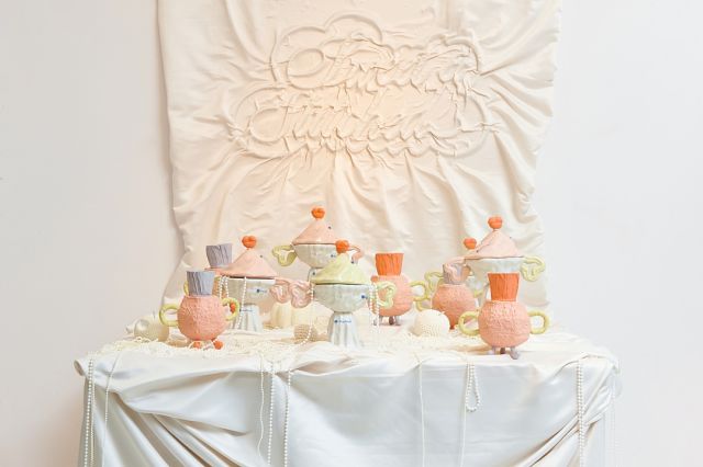 DVEPERLY. Kolekce SWEET&STITCHED. Instalace Mánes. Foto Václav Záhorský