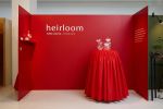 Adéla Lakomá. Kolekce Heirloom. Instalace Mánes. Foto Václav Záhorský