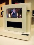 imm 2010 – Užití krbů bez kouřovodu v kombinaci s televizní obrazovkou umožňuje situování televize i krb v jednom interiérovém soliteru