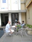 Kurátoři UMP Milan Hlaveš a NTM Jiří HUlák, v pozadí spolumajitel mmCité Radek Hegmon