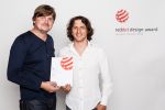 Autoři autosedačky Sirona Jiří Přibyl a Martin Imrich při přebírání ocenění Red Dot Design Award 2012